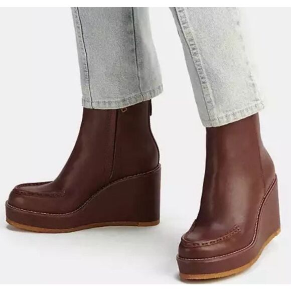 COACH Brady Leather Boots Size 8B in Walnut Leather Wedges Side Zip Logo - Picture 1 of 14